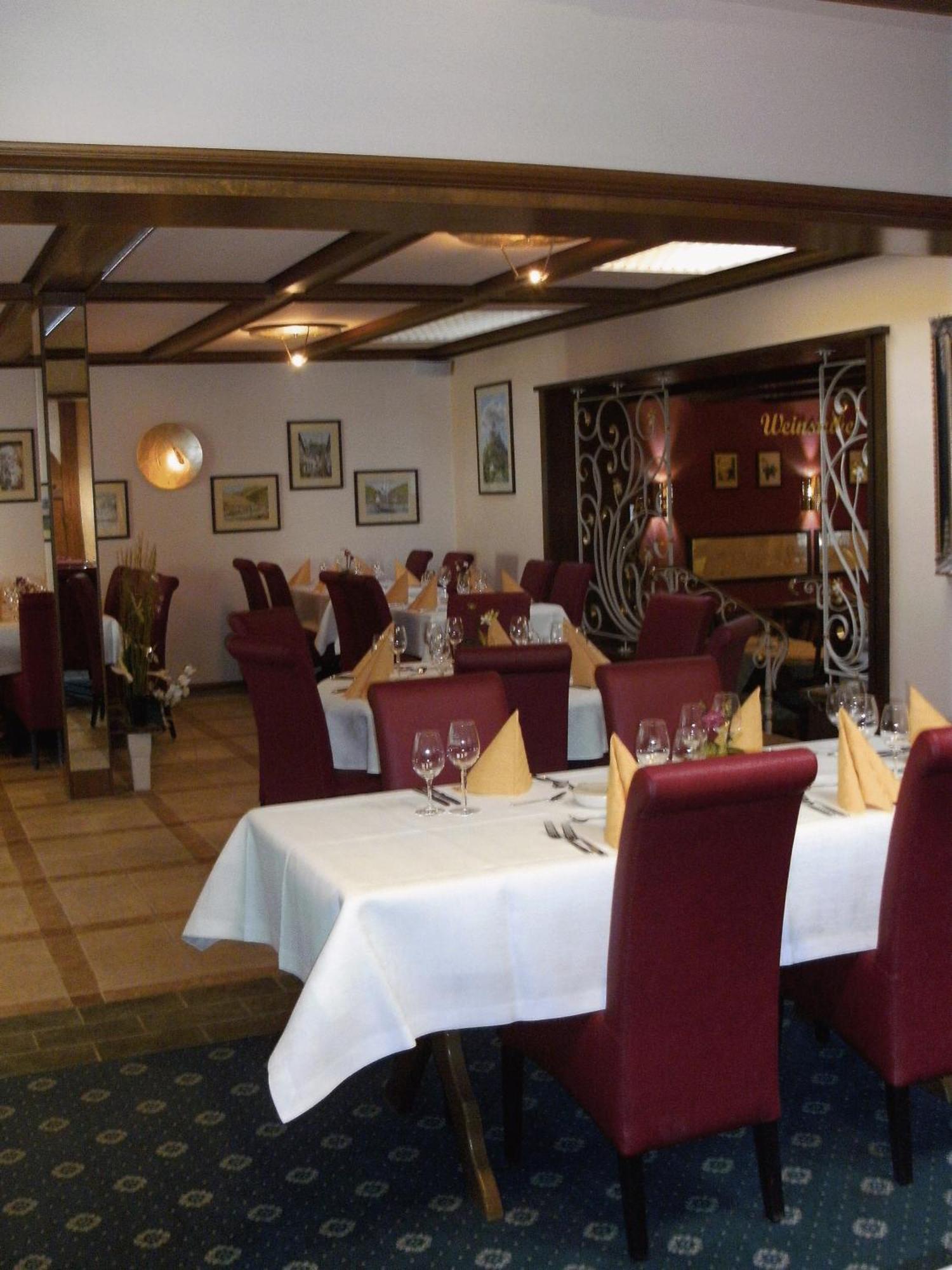 Weinhotel Hubertus Garni Klotten Εξωτερικό φωτογραφία